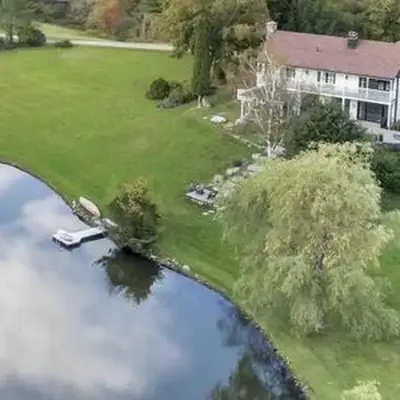 The Manor-Stunning Modern Farmhouse with Hot Tub