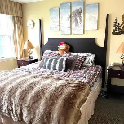 Unique Yeti-Theme Ski On Off Suite Jiminy-Sleeps 4