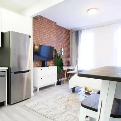 240-5 NEW Prime Location STUDIO W&D in unit