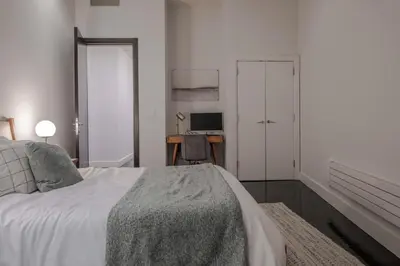 Gallery image of Waverly Lane by Rove Travel - Chelsea Apt with Balcony in New York