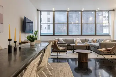 Gallery image of Waverly Lane by Rove Travel - Chelsea Apt with Balcony in New York