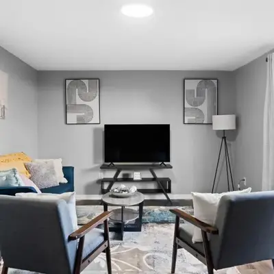 Lovely 3 Bedroom Colonial home