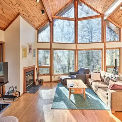 Berkshires Cabin 2 Mi to Appalachian Trail!