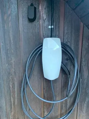 a computer mouse hooked up to a hose at Fantastic 2 family vacation home with EV charger in Windham