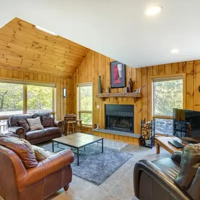 Fantastic 2 family vacation home with EV charger