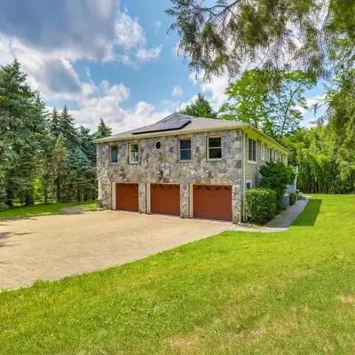 Hudson River Views Briarcliff Manor Home with Deck