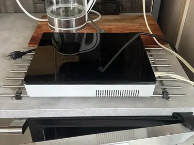 a blender sitting on top of a kitchen counter at California guest house in Greenwich