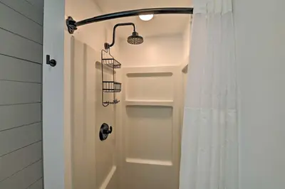 Gallery image of Modern Apartment Near Hiking and Race Course in Saratoga Springs