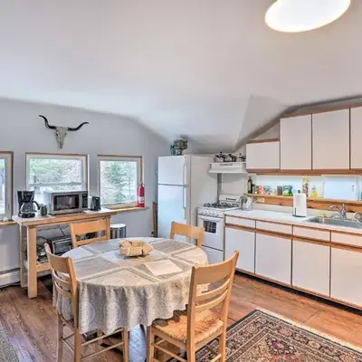 New York Vacation Rental with Smart TVs and Cable