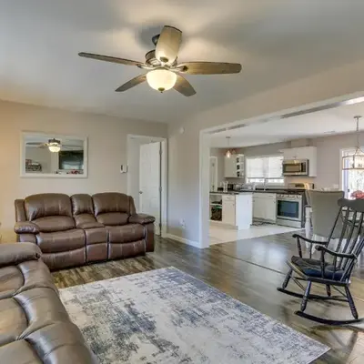 Walk to Lake Wallenpaupack Poconos Vacation Home